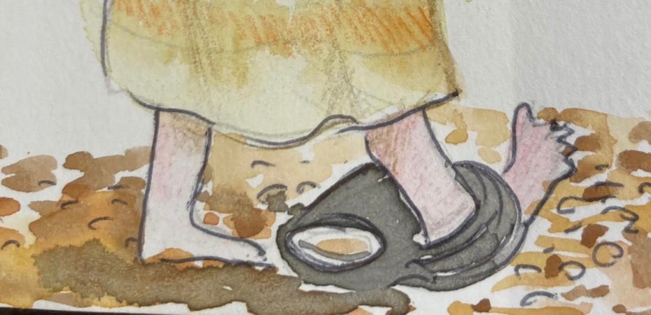 orange hat ladies, sea swimming