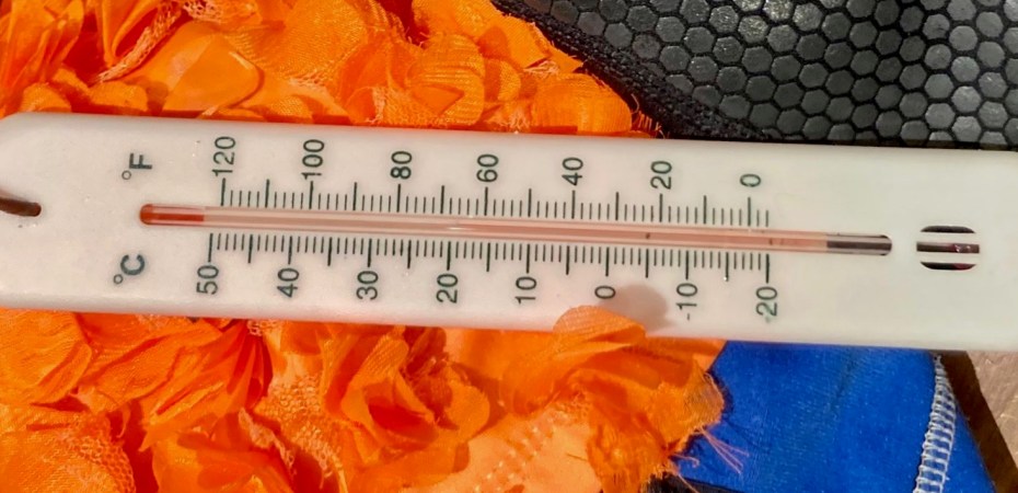 orange hat ladies, sea swimming, sea temperature