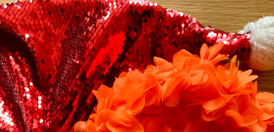 orange hat ladies, sea swimming, swimming women