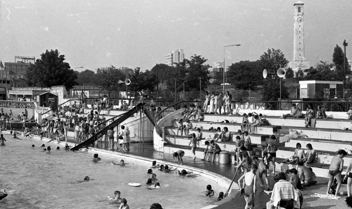 southampton lido, orange hat ladies, sea baths